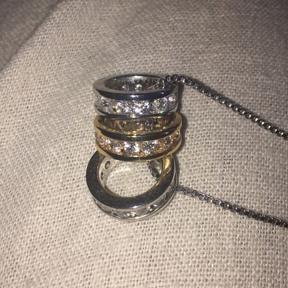 Three ring necklace